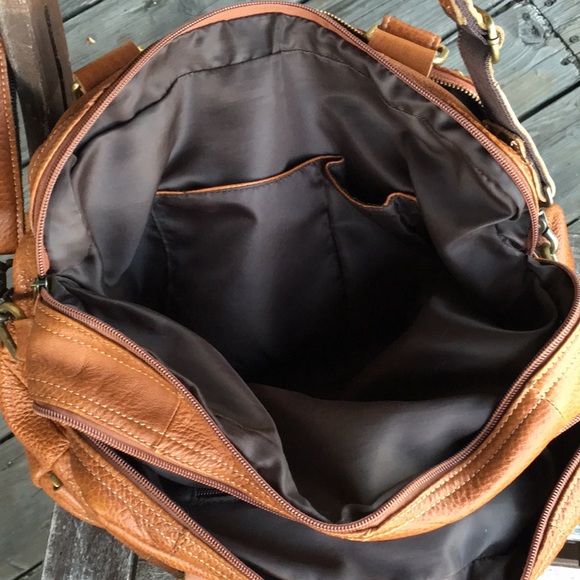 Brown leather bag with brass hardware - Picture 2 of 8